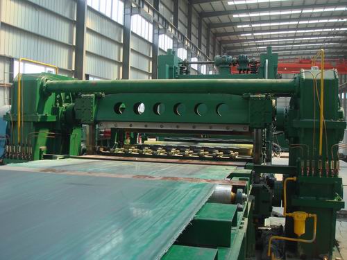 鋁板加工設(shè)備實景